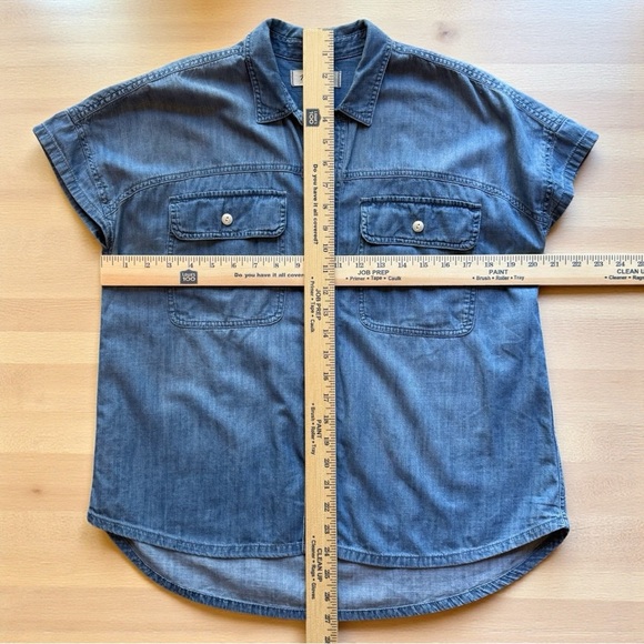 Madewell Chambray Denim Short Sleeve Button-Up Shirt - Size Small - Picture 7 of 10